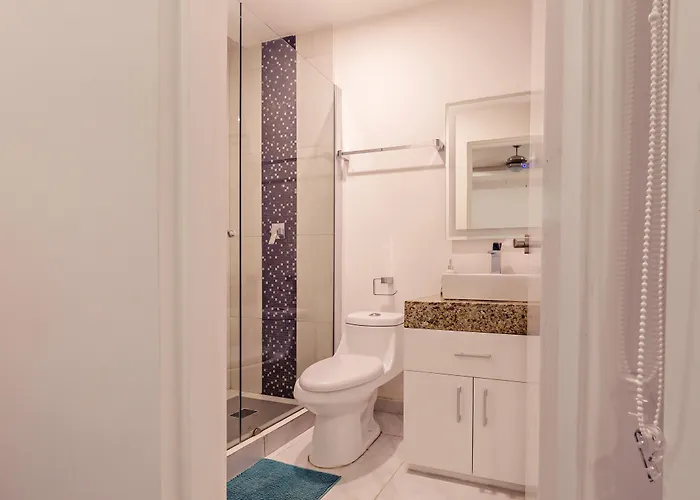 Palmarena & Residences - Long Comfort With Parking, Sauna, Gym & Pool - Steps From 5th Avenue