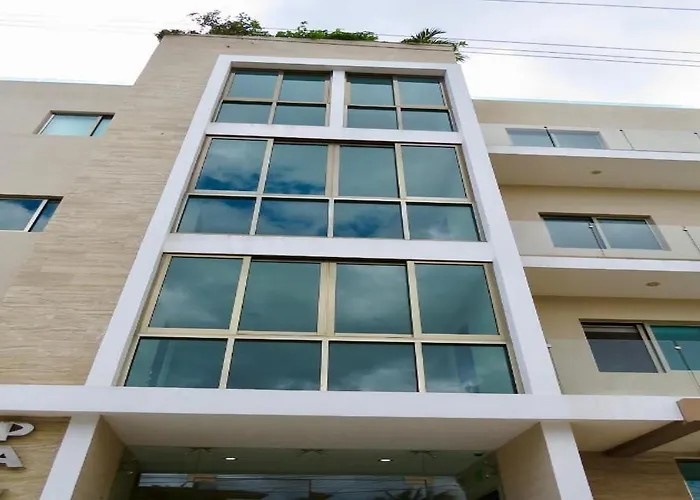 Hotel Palmarena & Residences - Long Comfort With Parking, Sauna, Gym & Pool - Steps From 5th Avenue Playa del Carmen