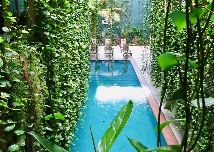 Palmarena & Residences - Long Comfort With Parking, Sauna, Gym & Pool - Steps From 5th Avenue