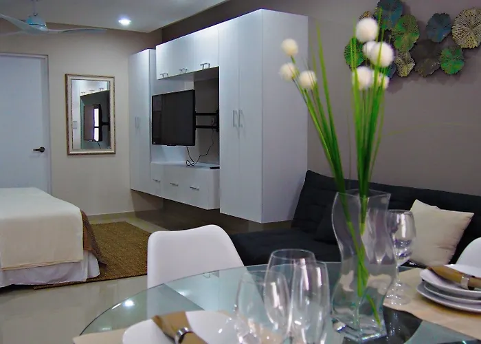 Hotel Palmarena & Residences - Long Comfort With Parking, Sauna, Gym & Pool - Steps From 5th Avenue
