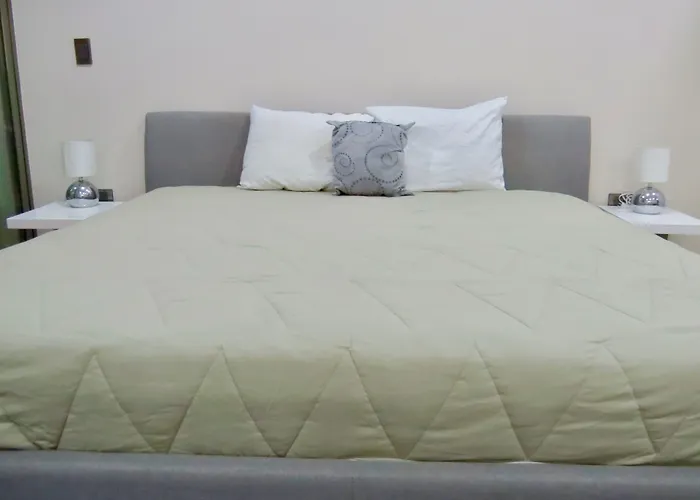 Hotel Palmarena & Residences - Long Comfort With Parking, Sauna, Gym & Pool - Steps From 5th Avenue