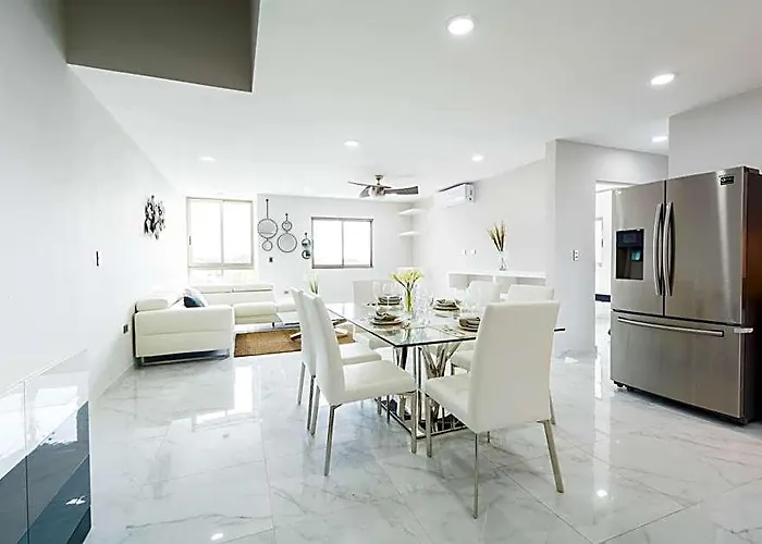 Palmarena & Residences - Long Comfort With Parking, Sauna, Gym & Pool - Steps From 5th Avenue 3* Playa del Carmen