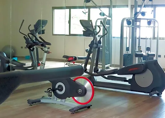 Hotel Palmarena & Residences - Long Comfort With Parking, Sauna, Gym & Pool - Steps From 5th Avenue