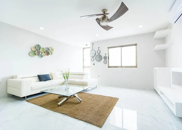 Palmarena & Residences - Long Comfort With Parking, Sauna, Gym & Pool - Steps From 5th Avenue 3* Playa del Carmen