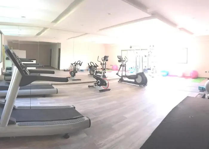 Palmarena & Residences - Long Comfort With Parking, Sauna, Gym & Pool - Steps From 5th Avenue