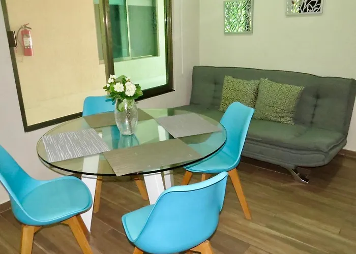 Palmarena & Residences - Long Comfort With Parking, Sauna, Gym & Pool - Steps From 5th Avenue 3* Playa del Carmen