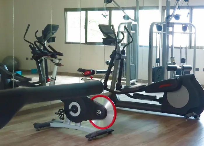 Hotel Palmarena & Residences - Long Comfort With Parking, Sauna, Gym & Pool - Steps From 5th Avenue
